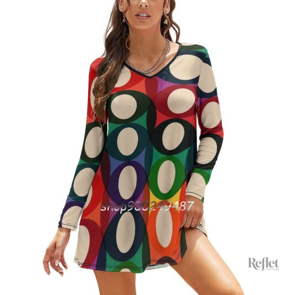 Robe courte à la mode seventies, chic et confortable