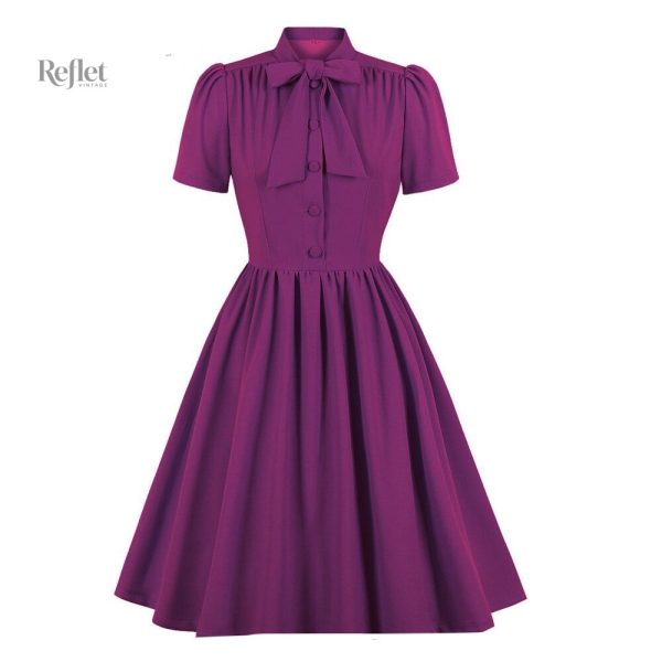 Robe courte années 60, coupe classique et féminine