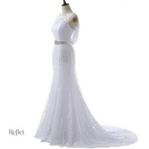 Robe de mariée avec jupe volumineuse et délicates broderies