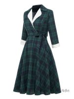 Robe années 60, design fleuri et féminin