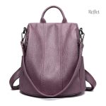 Accessoire vintage en cuir, parfait pour les femmes actives