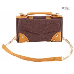 Sac à main marron, parfait pour un look rétro chic