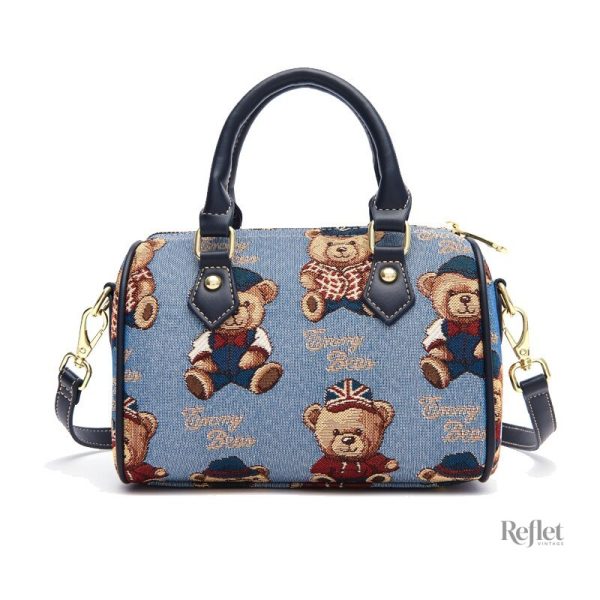 Garde-robe moderne avec un sac à main vintage