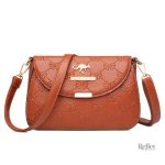 Sac vintage en cuir rigide avec design classique et raffiné