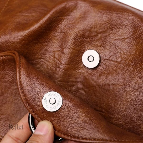 Sac à main vintage marron avec style intemporel