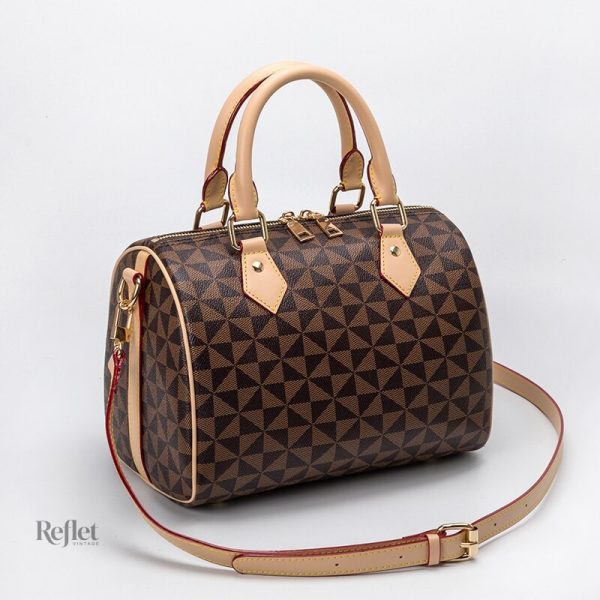 Sac à main rétro, parfait pour compléter une tenue élégante