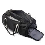 Sac de sport noir au style rétro élégant