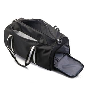 Sac de sport noir au style rétro élégant