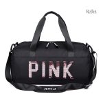 Sac de sport rose, look rétro et fonctionnel pour tous