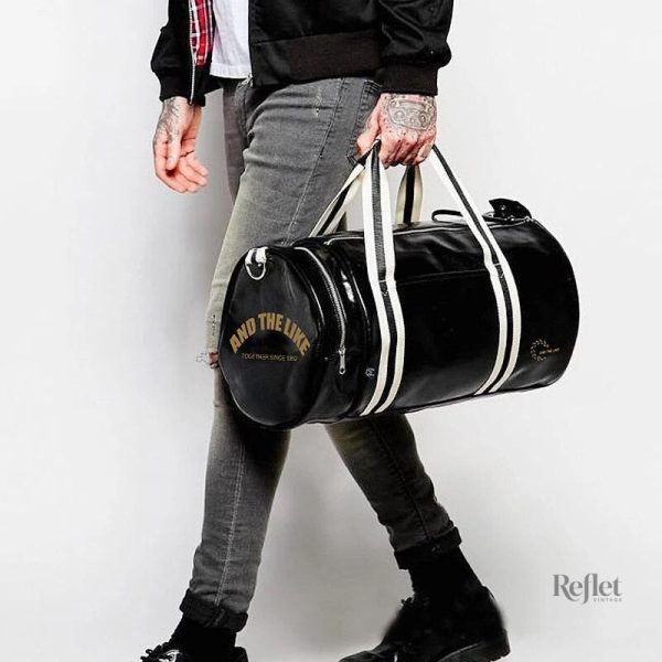 Sac de sport rouge, mariage de vintage et d'élégance