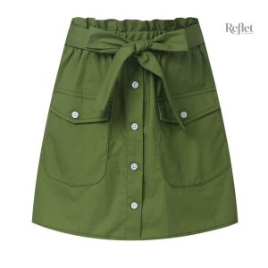 Modèle de jupe courte rétro avec taille haute