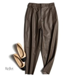 Modèle de pantalon femme à la coupe vintage