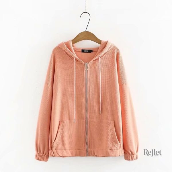 Vêtement femme à capuche au design rétro