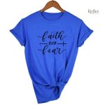 T-shirt blanc avec coupe féminine