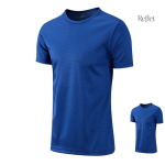 T-shirt rouge vintage, look décontracté pour homme