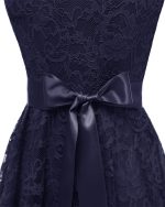 Robe années 60 avec jupe évasée, style incontournable