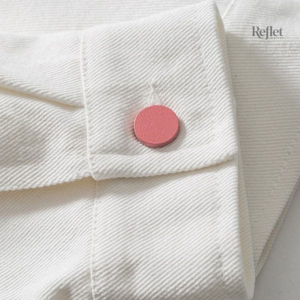 Veste en denim blanche avec broderies élégantes