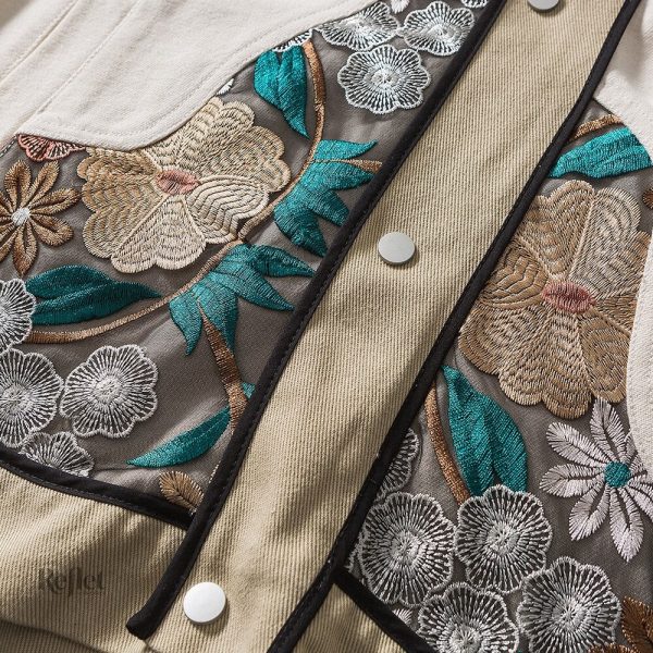 Veste en jean féminine ornée de fleurs brodées