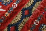 Élégante veste rouge vintage pour un look distinctif