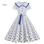 Robe années 60 à motifs floraux, élégance intemporelle